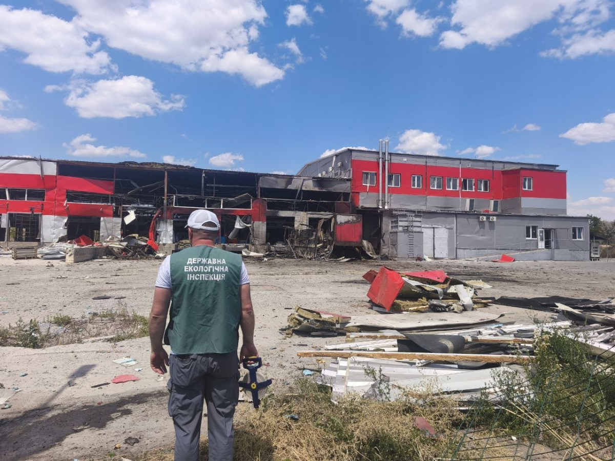 Запорізькі екологи показали наслідки удару 2 липня: що виявили на місцях обстрілів (фото)