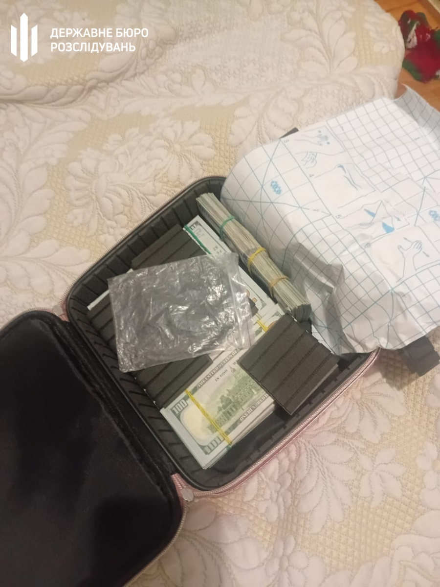 ДБР викрило схему втечі ухилянтів – запорізький правоохоронець організував «бізнес» на дезертирах (фото)