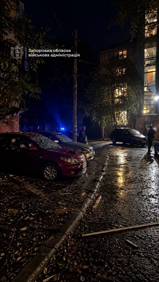 Росіяни вдарили дронами по Запоріжжю: загинула 27-річна жінка, поранило дитину та 58-річну жительку (фото)