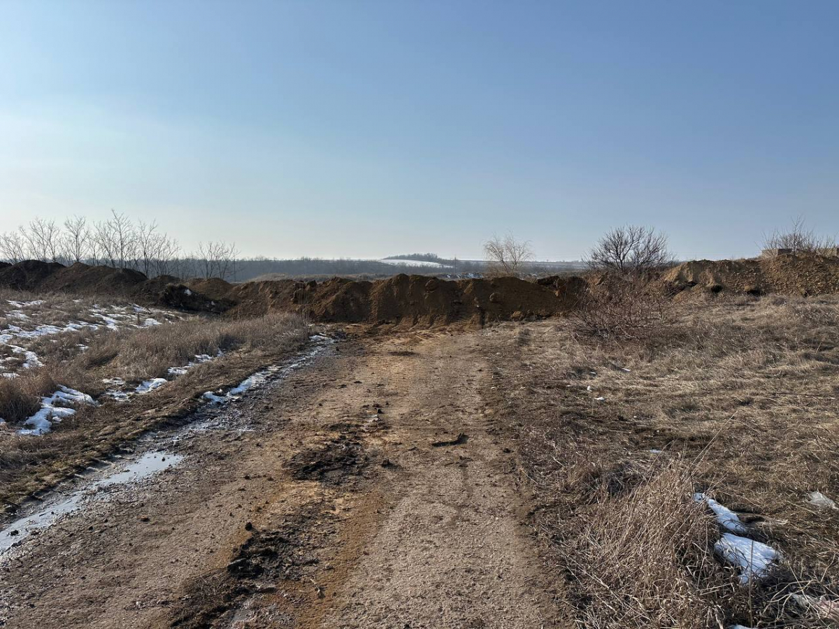 Кінець історії -  між двома селами у Запорізькому районі засипали півстолітнє сміттєзвалище (фото, відео)