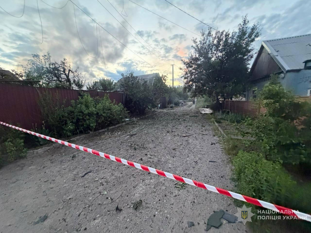 У Запоріжжі через атаку дронів постраждала жінка, пошкоджено СТО та приватні будинки (фото, відео)