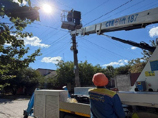 «Запоріжжяобленерго» за вихідні повернуло світло 13 тисячам споживачів, фото: Запоріжжяоблденерго 