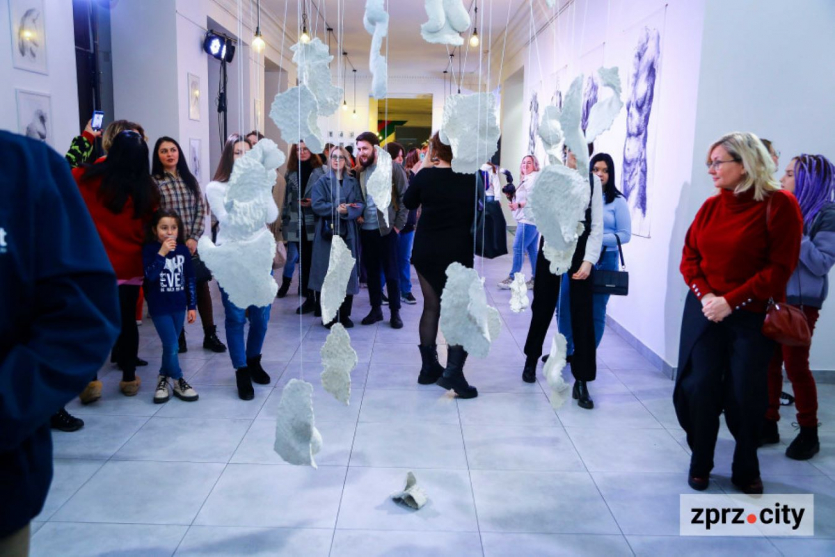 У Запоріжжі останні дні працює незвичайна виставка про жіноче тіло - буде безкоштовна екскурсія: як записатись
