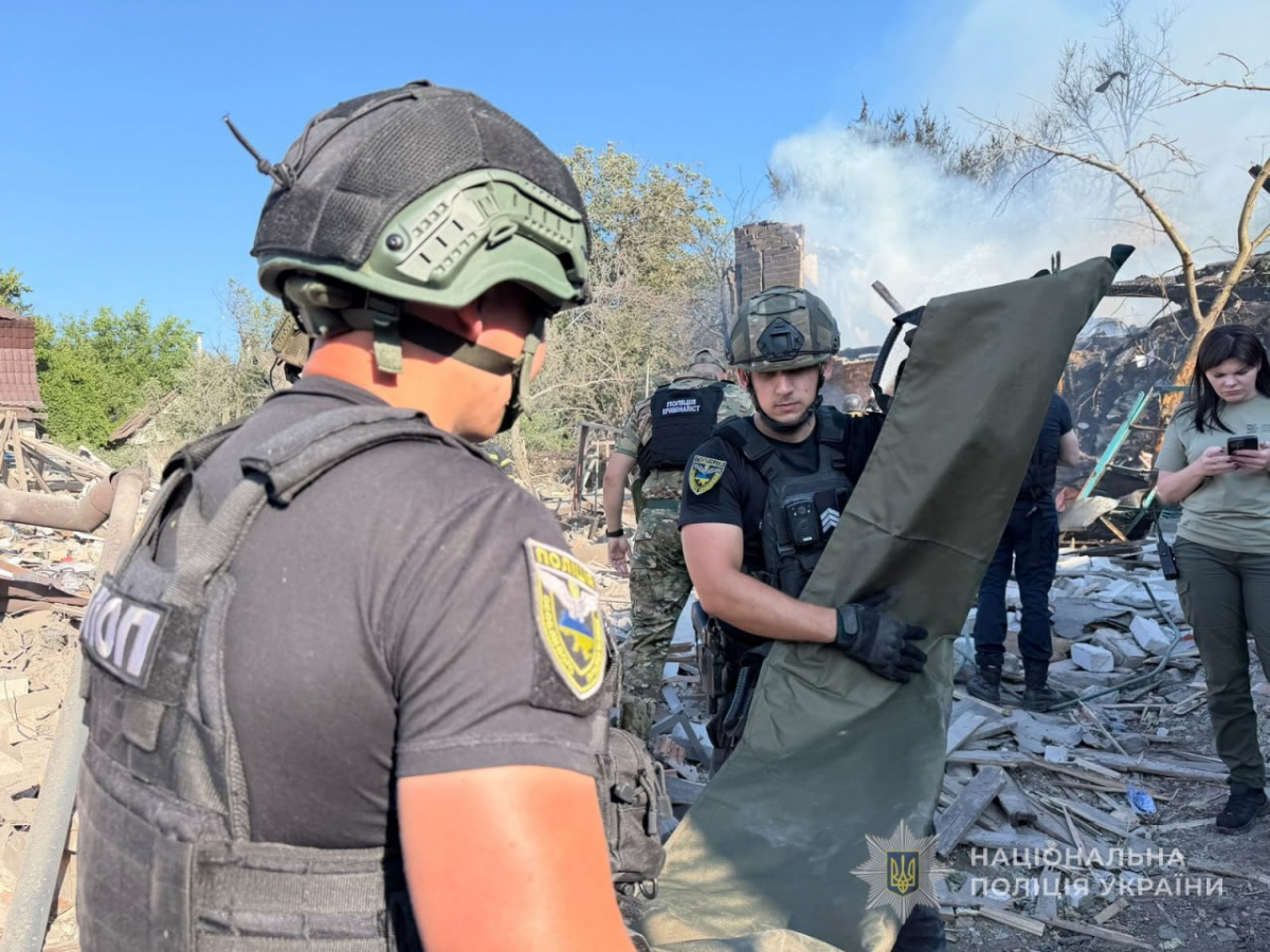 КАБи вдарили по Запоріжжю: у приватному секторі загинули люди, триває пошук під завалами (фото, відео)