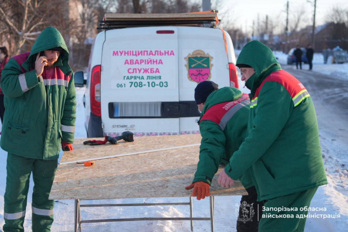 Напередодні Нового року ворог атакував Запоріжжя - фото наслідків