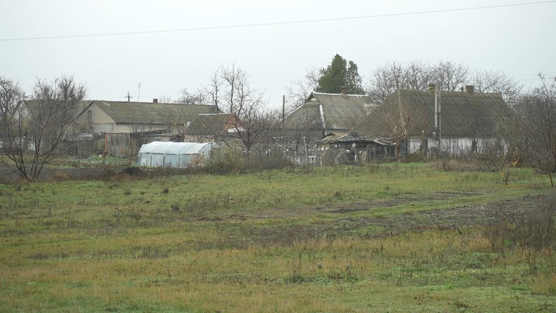 Понад три роки армія ворога стоїть на протилежному березі Дніпра та не дає спокою - як живуть у прифронтовому селі Запорізької області