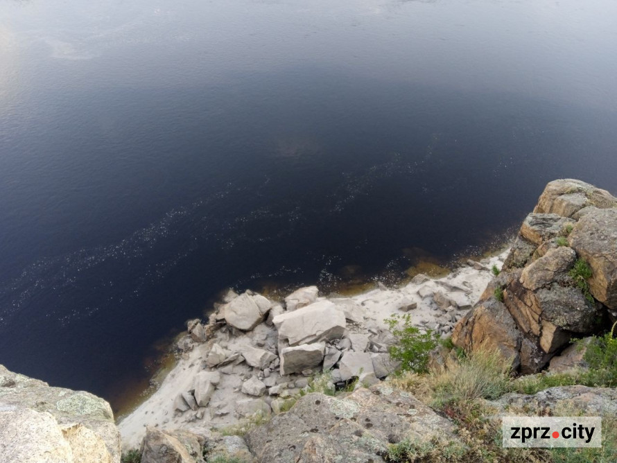 Десять днів після катастрофи: на скільки в Запоріжжі впав рівень води в Дніпрі