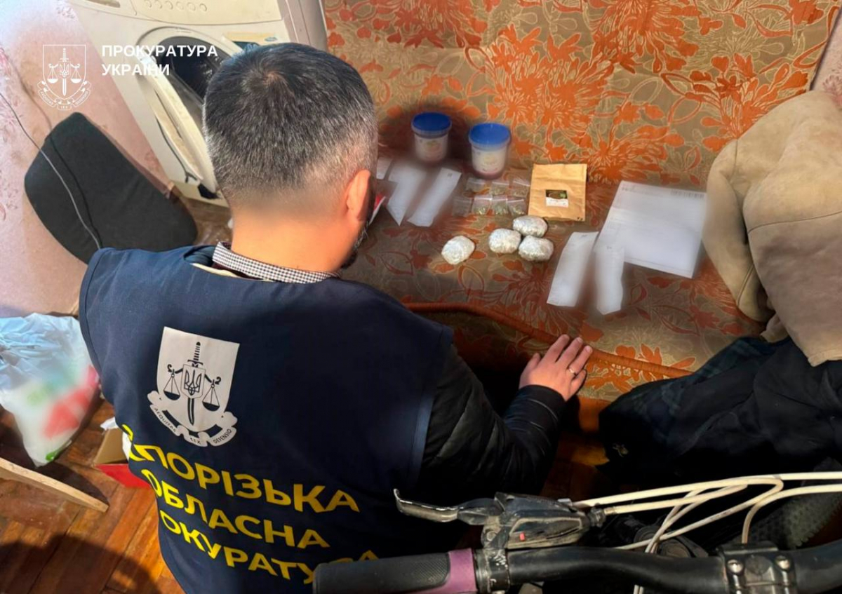 Дачний наркобізнес: мешканці Запоріжжя постануть перед судом за незаконний збут канабісу (фото)