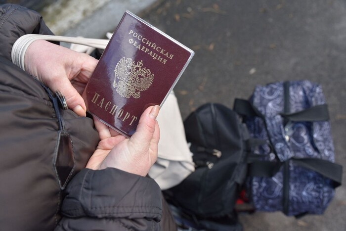 Росіяни посилили примусову паспортизацію на окупованих територіях Запорізької області – до своїх схем залучили роботодавців