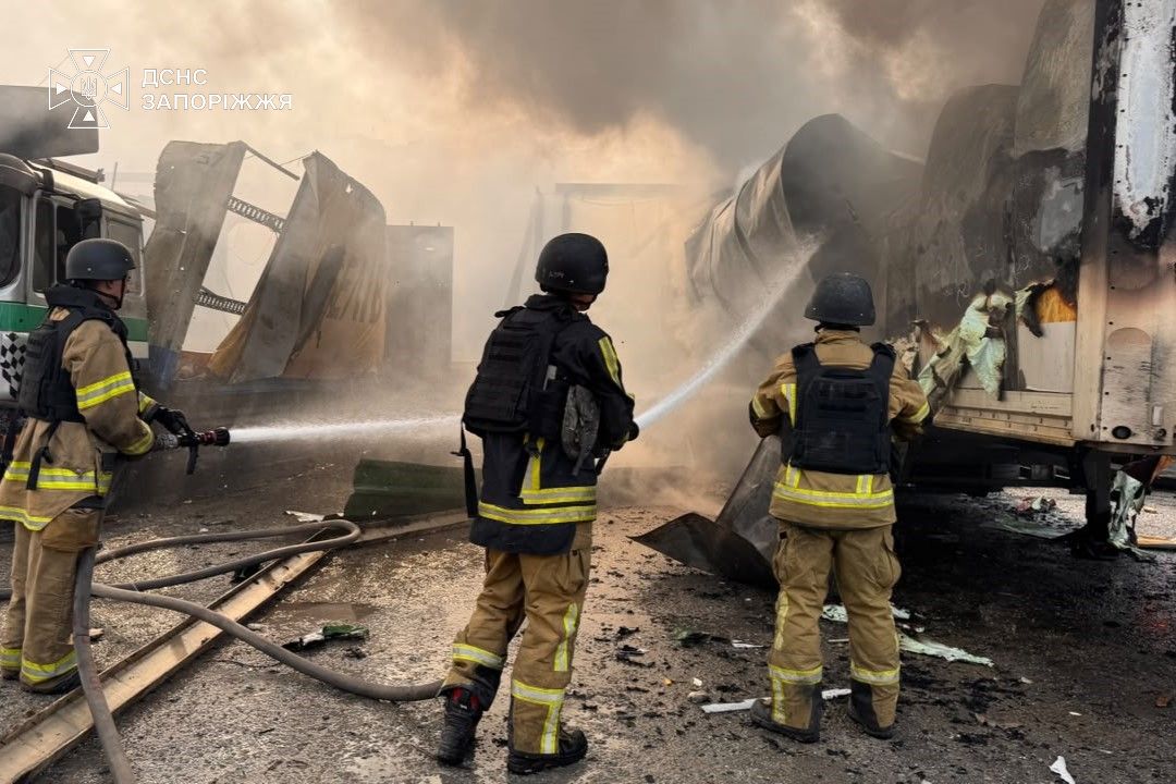 Росіяни атакували підприємство у Запоріжжі - в області після удару КАБа є загиблий (фото, відео)