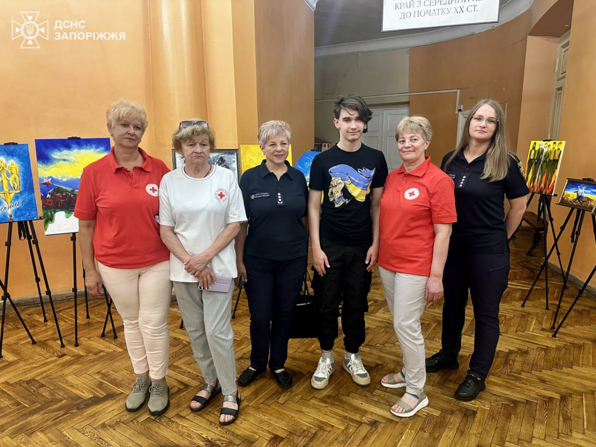 У запорізькому музеї відкрилась виставка юного художника-благодійника з Бердянська (фото)