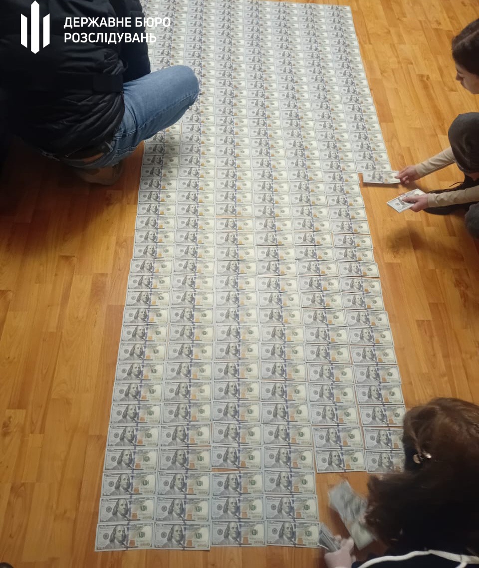 ДБР викрило схему втечі ухилянтів – запорізький правоохоронець організував «бізнес» на дезертирах (фото)