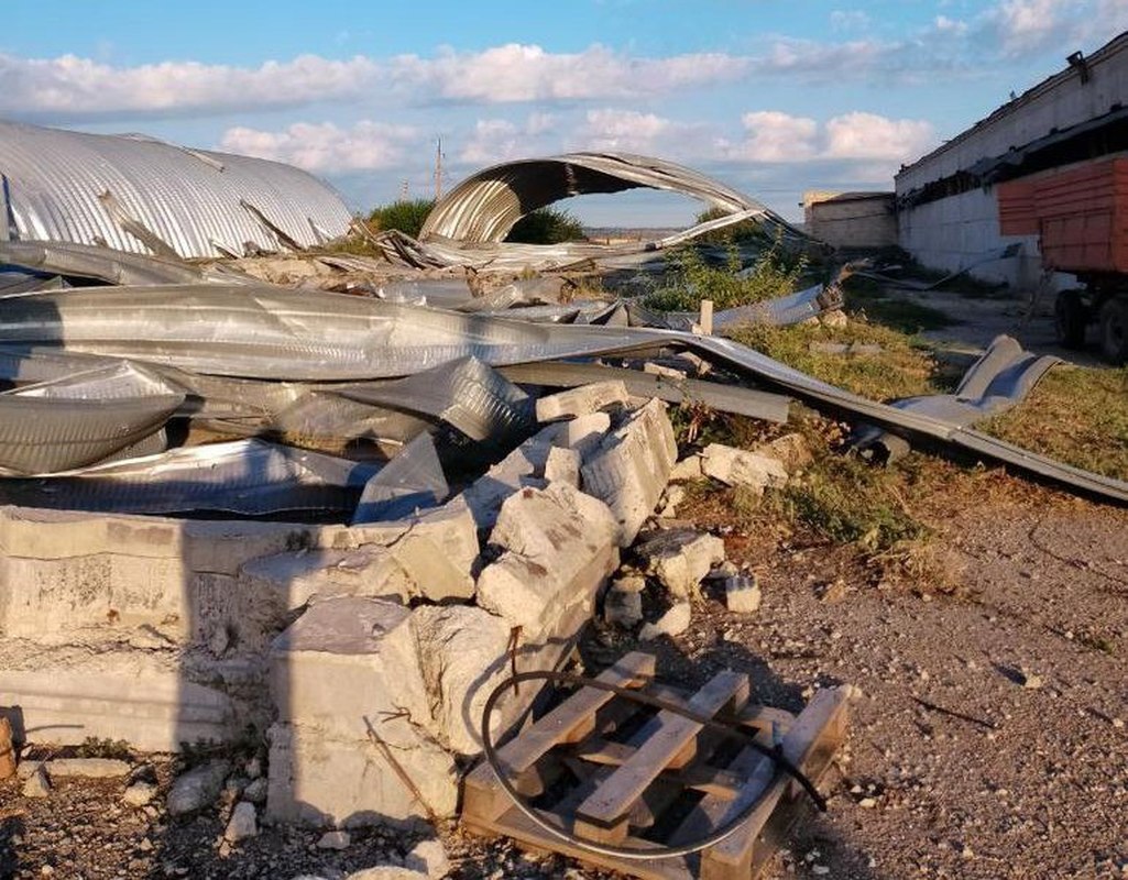 У Запорізькій області під завалами зруйнованого ворожим авіаударом будинку знайшли загиблу людину