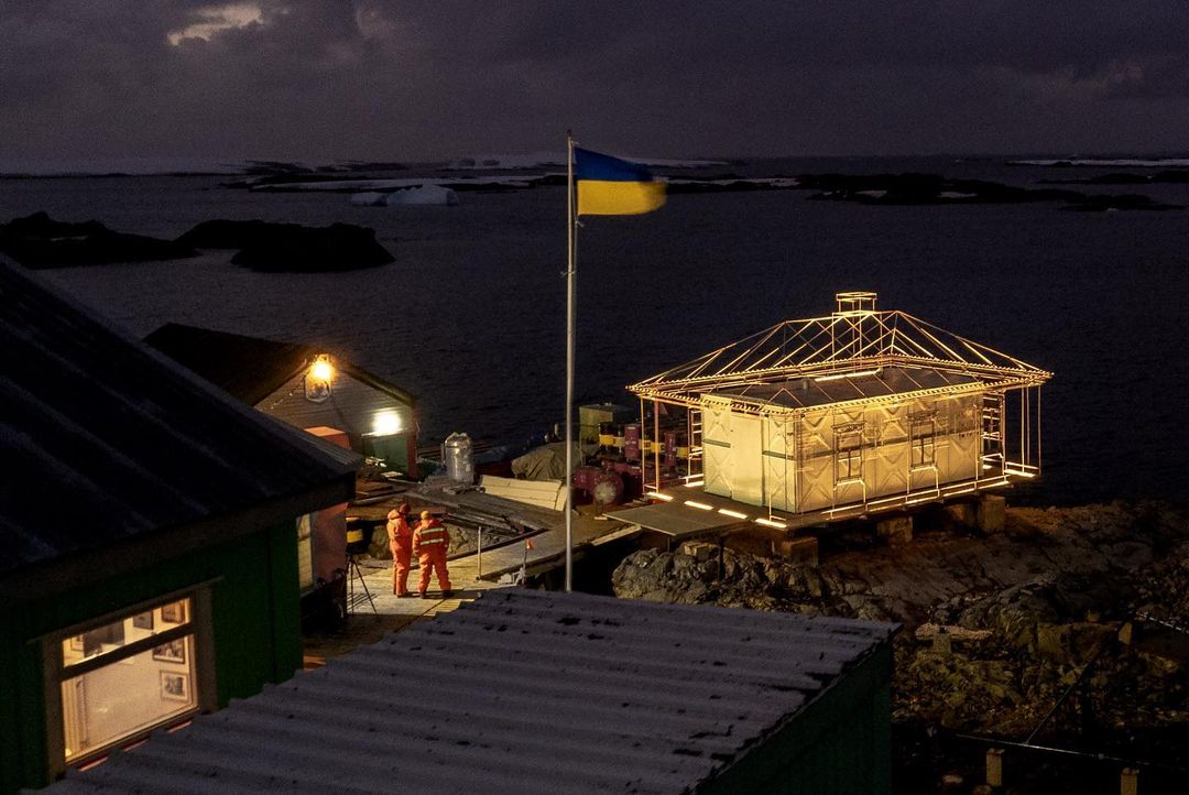 У Запоріжжі можна побачити найпівденніший у світі артоб'єкт та інші цікавинки Антарктики - останні дні роботи фотовиставки
