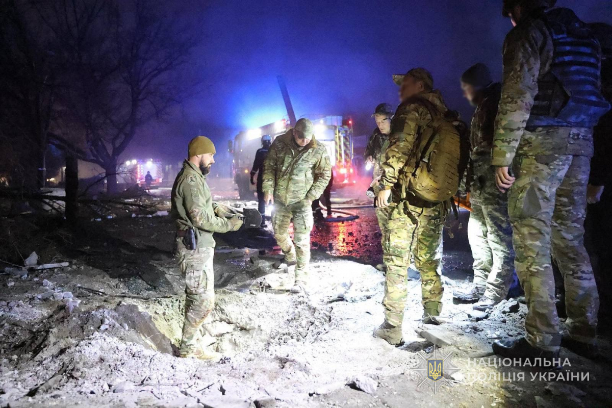 Вночі ворог ударив авіабомбою по запорізькому ринку, п'ятеро людей загинули - що ще відомо про наслідки атаки (фото, відео)