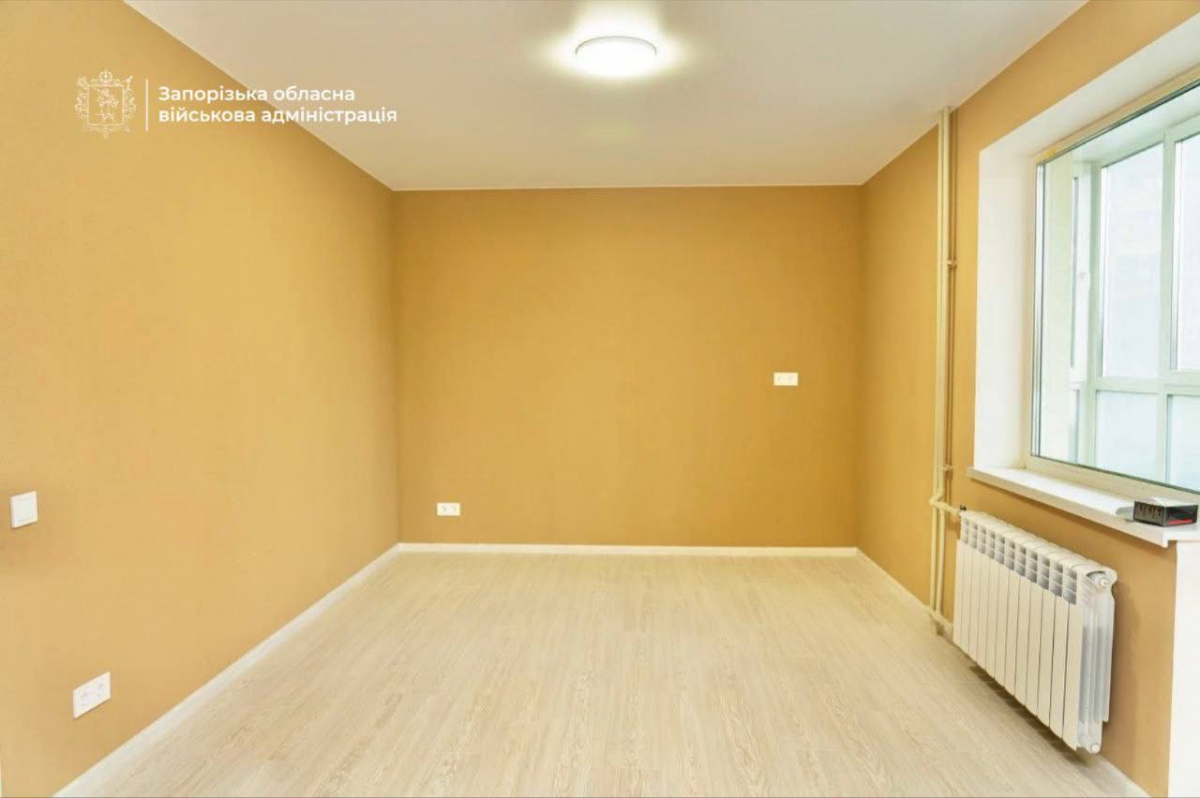 Повернення додому: у Запоріжжі мешканці отримали ключі від відновлених квартир (фото, відео)