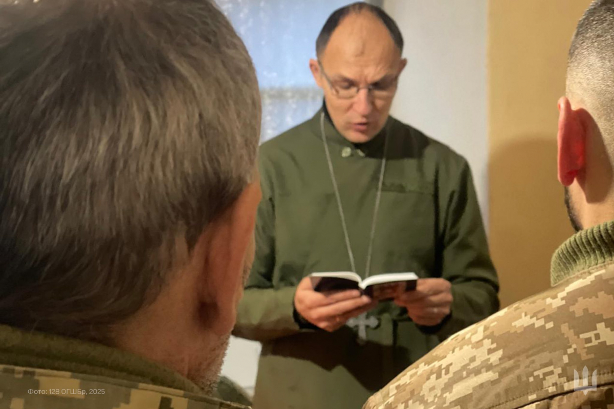 Запорізькі пластуни передали Вифлеємський вогонь на фронт (фото)