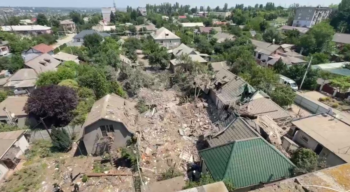 У Запоріжжі екоінспектори дослідили місце авіаудару 9 червня (фото)