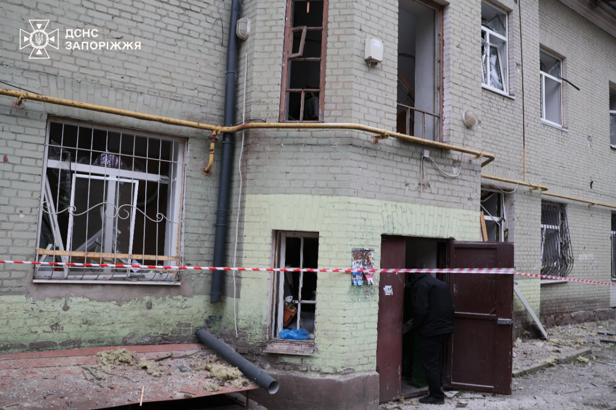 У Запоріжжі завершили аварійно-рятувальні роботи на місцях прильотів - фото наслідків авіаудару 8 грудня