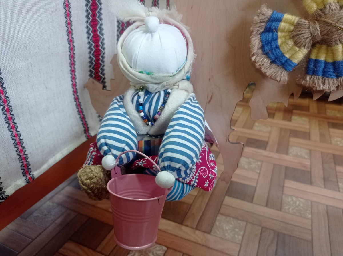 У Запоріжжя привезли унікальну карту з ляльками-мотанками, яка встановила рекорд - фото, подробиці