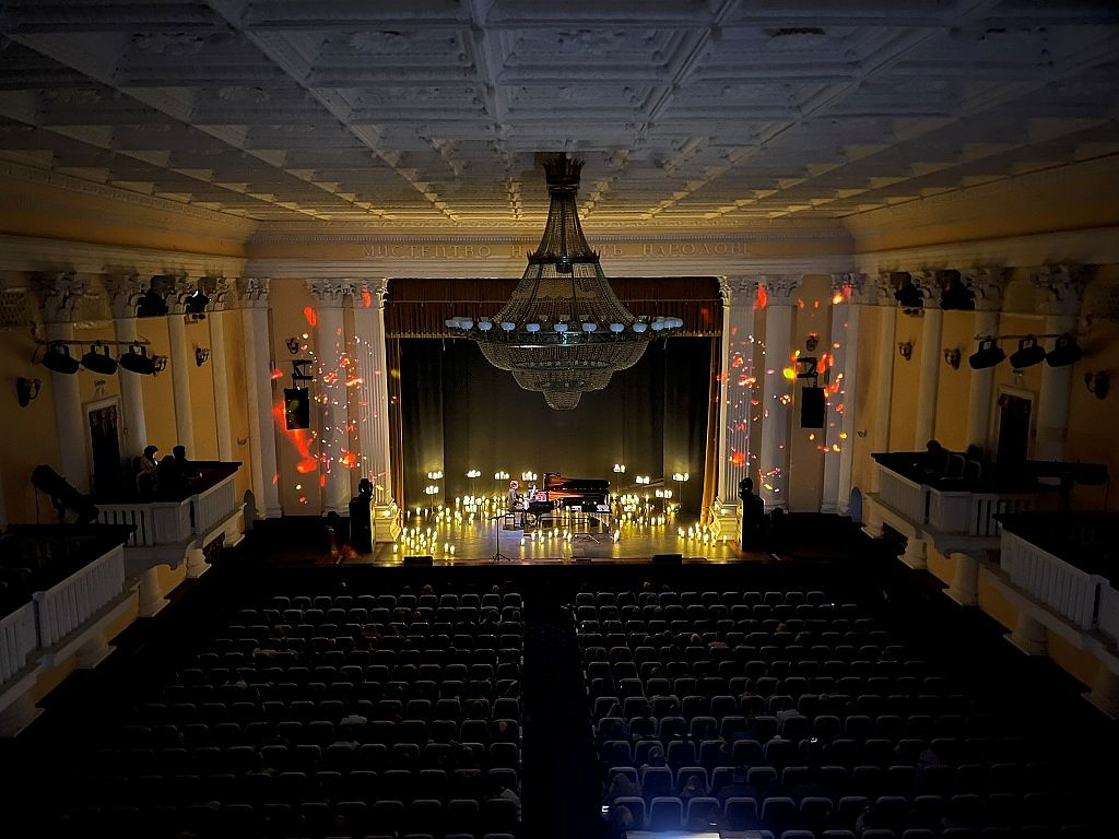 «Мелодії при свічках» -  у запорізькій філармонії пройшов дуже атмосферний концерт