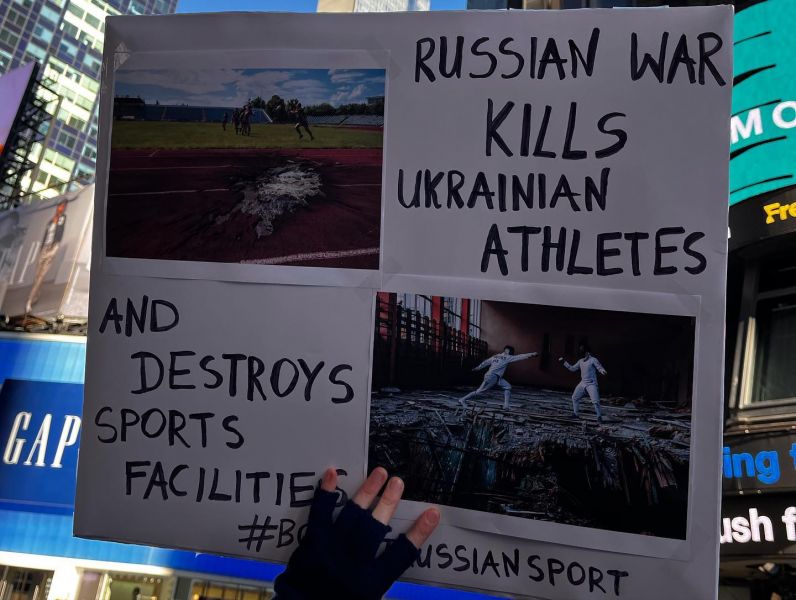 Запоріжанка була на мітингу у Нью-Йорку проти участі російських спортсменів у Олімпіаді - фото