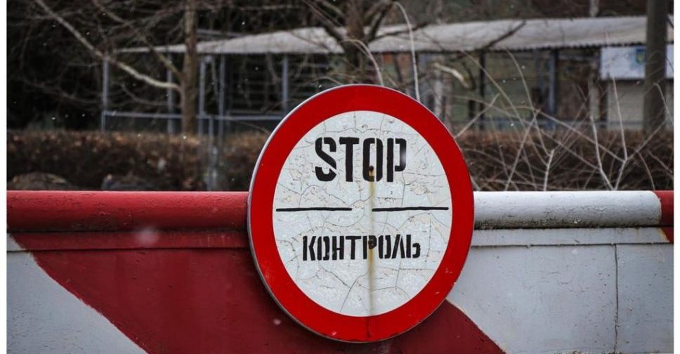 Росіяни не планують відновлювати виїзд транспорту до Запоріжжя через Василівку