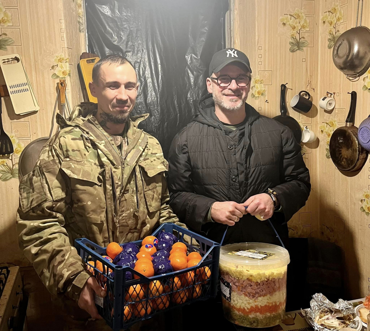 11 тонн олів'є на передову - Арсен Мірзоян взяв участь в акції "Салат для солдат"