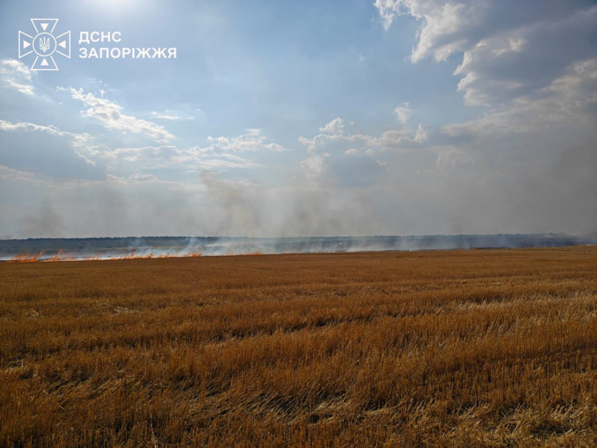 Загинули троє, четверо поранені: росіяни масовано атакували Запорізький район (фото)