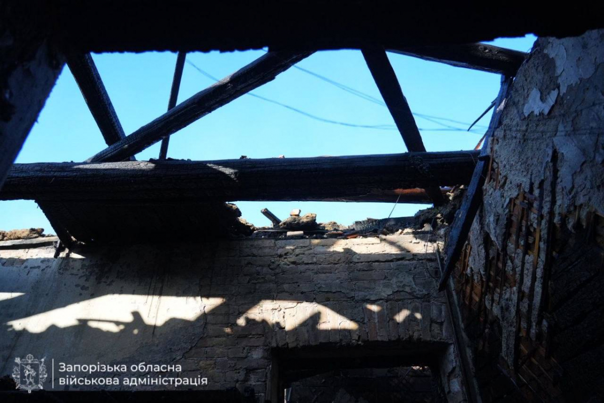 У Запоріжжі росіяни атакували АЗС та приватні будинки - є загиблі та поранені (фото)