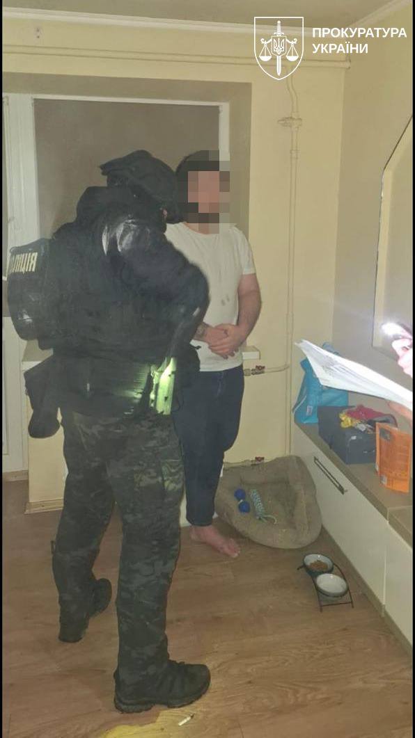 «Родинна справа»: мешканець Запоріжжя організував масштабну схему контрабанди та збуту забороненого наркотичного засобу (фото)