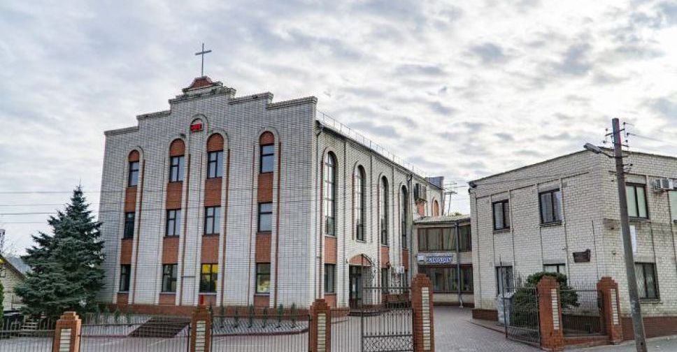 У місті Запорізької області окупанти увірвалися в храм під час служби