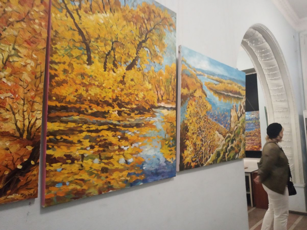 Хортиця, квіти, котик і Ван Гог - у Запоріжжі відкрили яскраву виставку (фото)