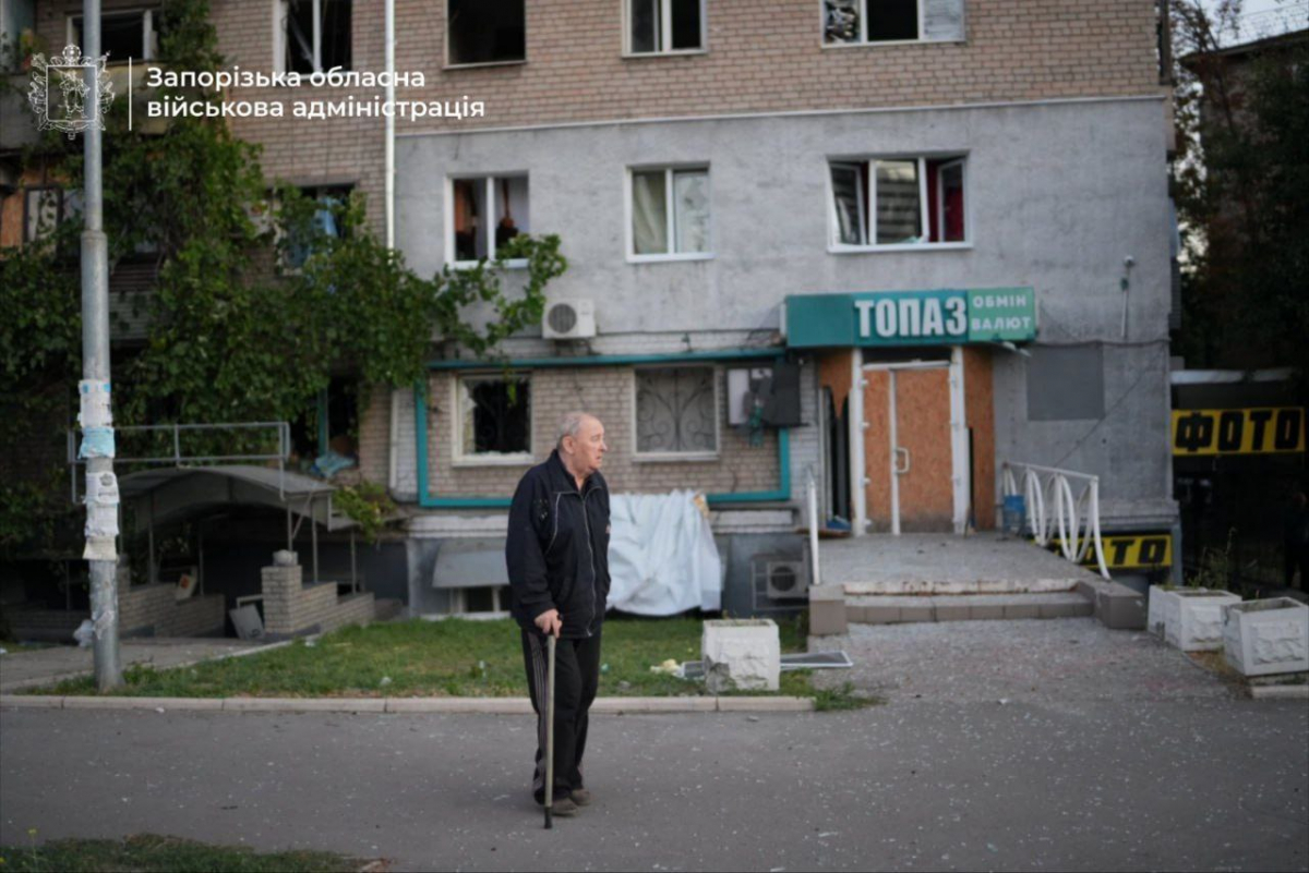 "Виносили труп з нашого під'їзду" - мешканці Запоріжжя розповіли про ніч терору (фото, відео)
