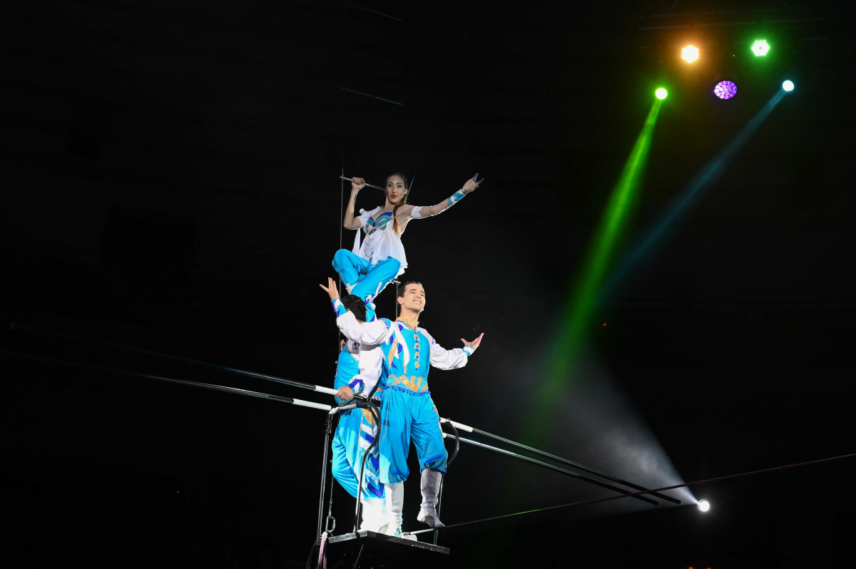 Трюки на канаті: у Запорізькому цирку виступають представники прославленої династії канатохідців, якій понад 150 років