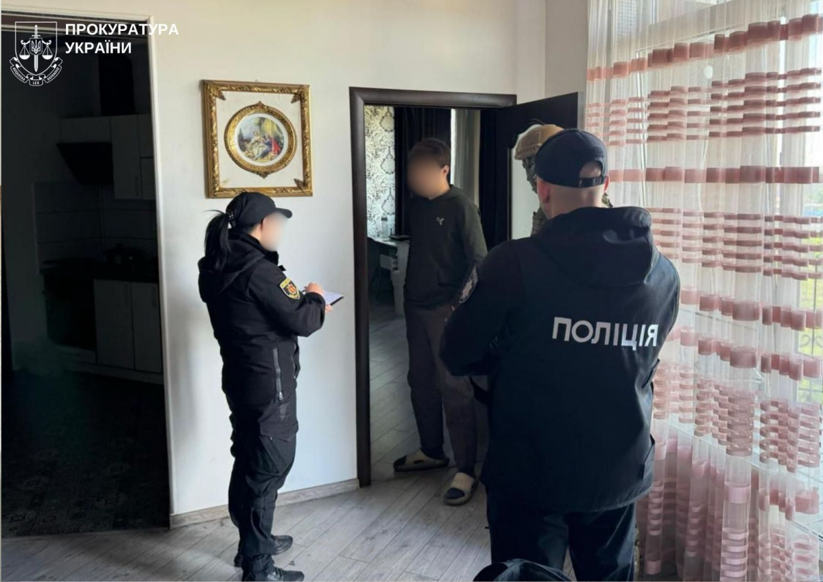 Лякали бізнес перевірками: у Запоріжжі викрили псевдоподатківців, які ошукали підприємців (фото, відео)