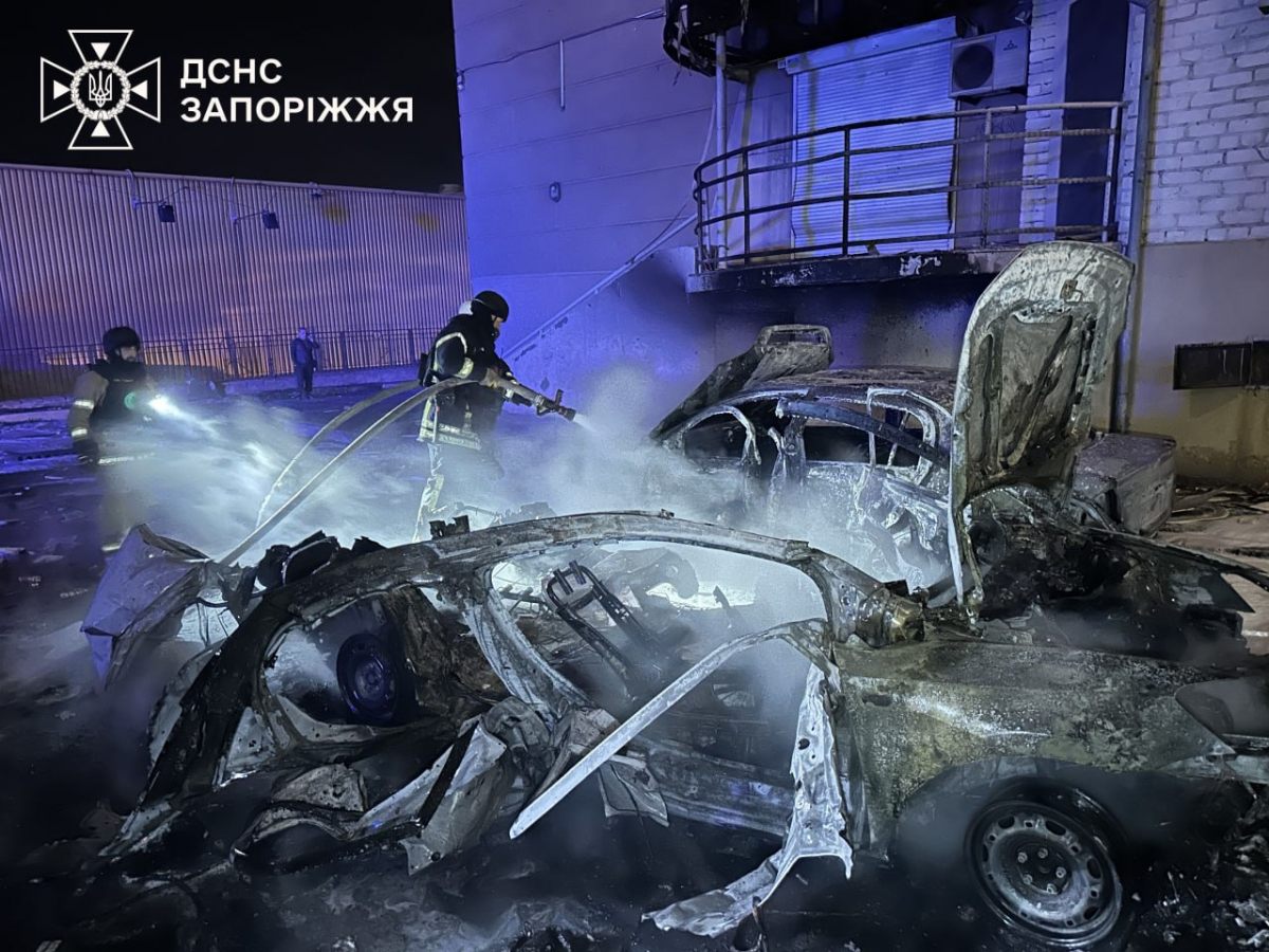Били по рятувальниках і автобусу: на Запоріжжі внаслідок ударів дронами поранено двох людей (фото)