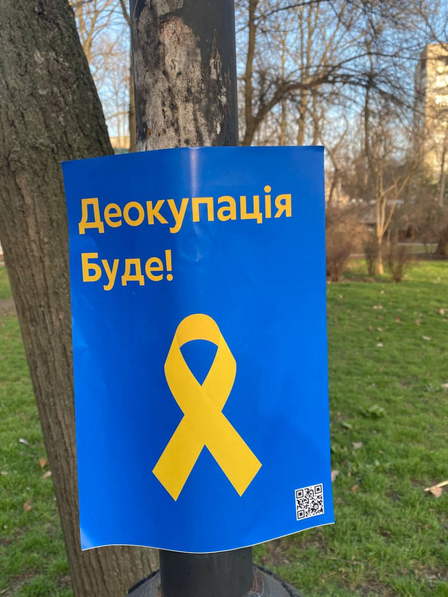 У тимчасово окупованих містах Запорізької області мешканці постійно нагадують, що це Україна - що вони роблять