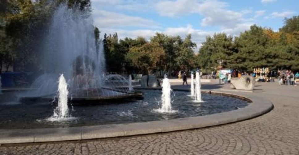 У День Української Державності у Запоріжжі біля фонтану виступить оркестр