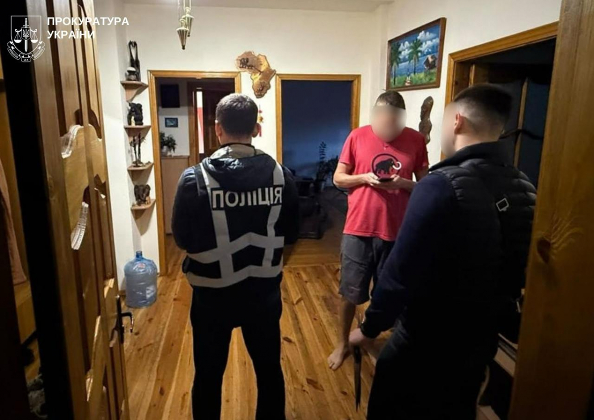 Не за покликанням, а заради відстрочки: у Запоріжжі викрили схему з фіктивними посадами у школах (фото)