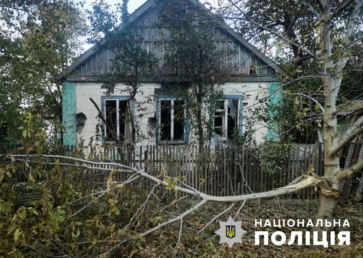 Росіяни обстріляли житлові будинки на Запоріжжі з різних видів зброї: які наслідки (фото)