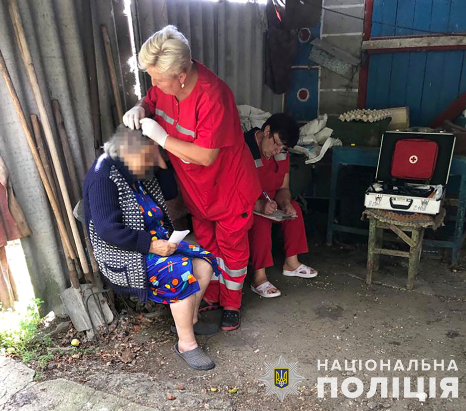 У Запорізькій області чоловік вдарив по голові жінку та обікрав її будинок - подробиці