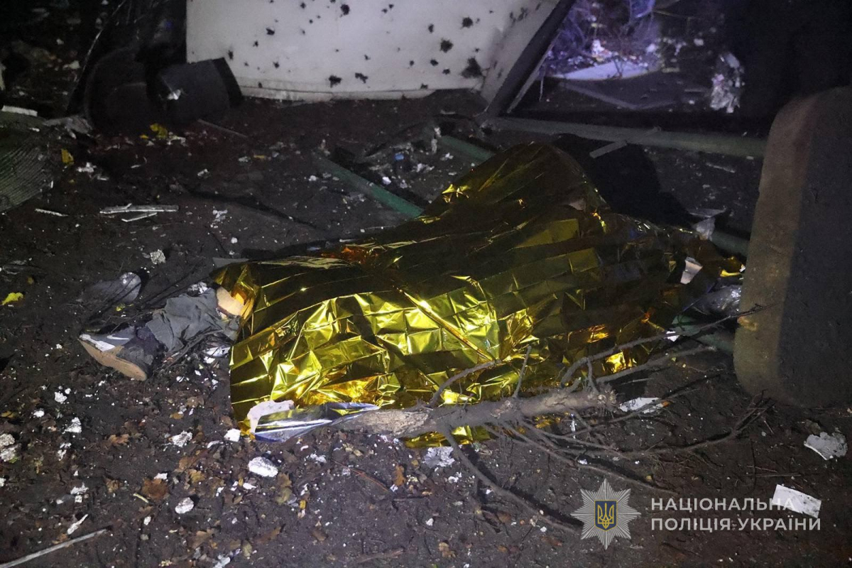 Вночі ворог ударив авіабомбою по запорізькому ринку, п'ятеро людей загинули - що ще відомо про наслідки атаки (фото, відео)