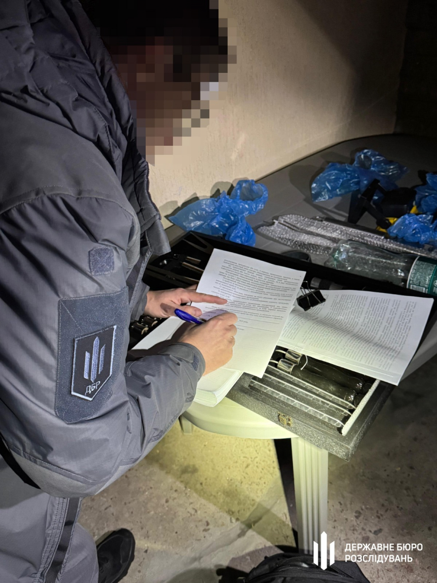 ДБР викрило схему втечі ухилянтів – запорізький правоохоронець організував «бізнес» на дезертирах (фото)