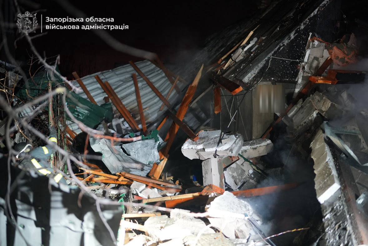 Удари по Запорізькому району та Запоріжжю забрали життя людей — що відомо про атаки (фото, відео)