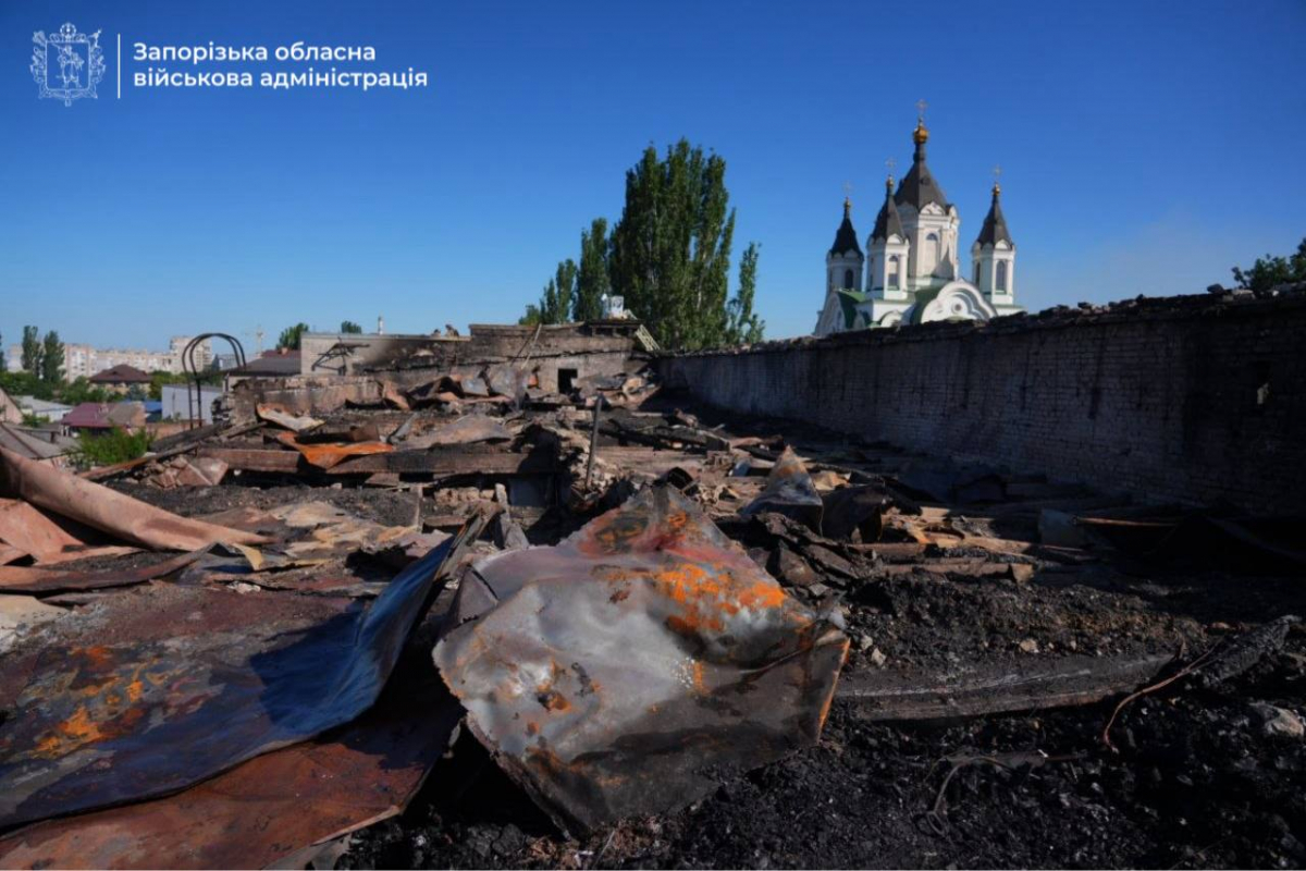 У Запоріжжі після нічної атаки БпЛА пошкоджені університет, багатоповерхівки та приватні будинки.