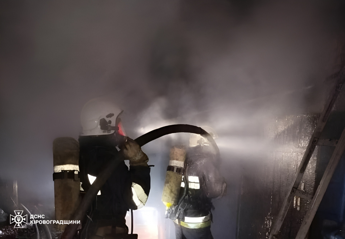 Пожежа в дев’ятиповерхівці — у Запоріжжі в будинку загорівся сміттєпровід