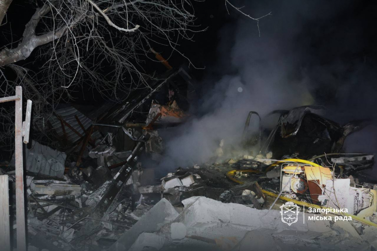 Удари по Запорізькому району та Запоріжжю забрали життя людей — що відомо про атаки (фото, відео)