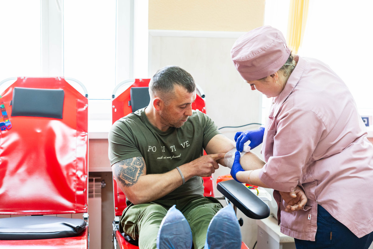 Сила допомоги: на підприємстві Метінвесту в Запоріжжі провели донорську акцію (фото)