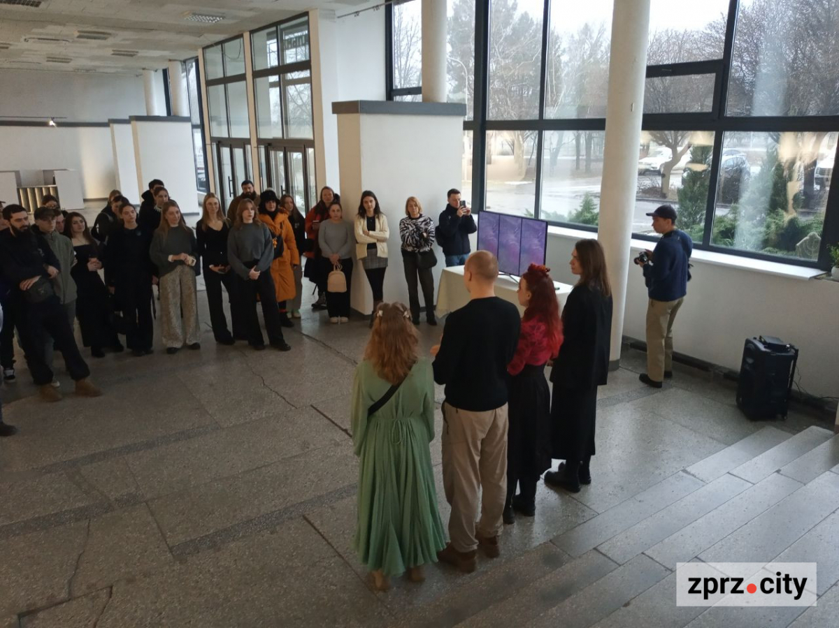 Магія співпадінь - у Запоріжжі показали незвичайне поєднання військового та тилового світів